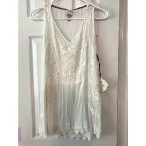 Women’s white spring tank top!!!